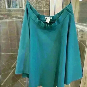 H&M skater skirt in green. Size 8.
